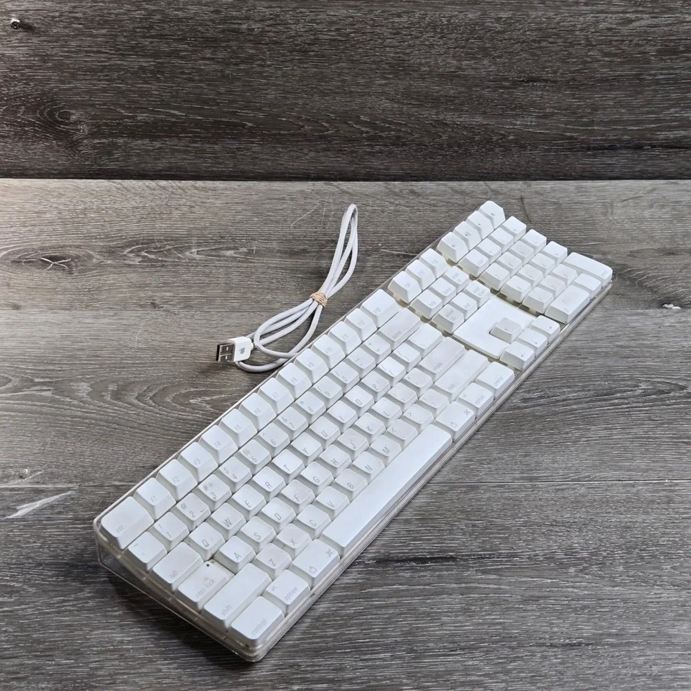 Vintage Apple A1048 Wired USB White Acrylic Keyboard 2005 M9034LL/A Tested